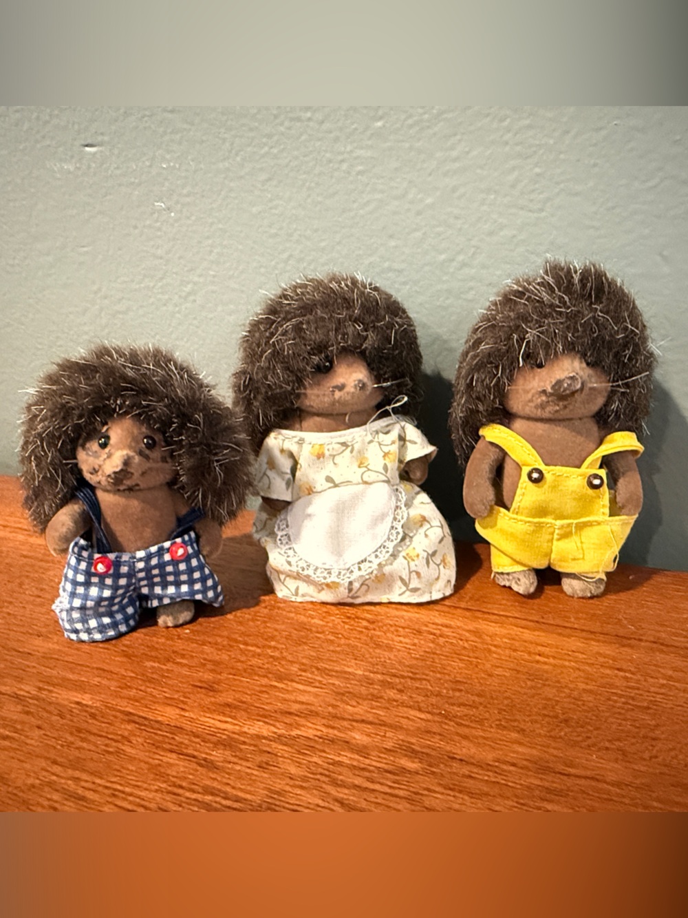 Calico Critters Hedgehog Family of 3
